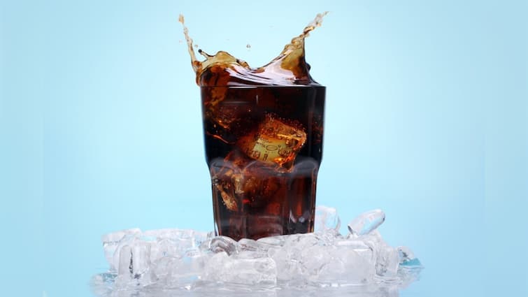 health tips harmful effects of cold drinks can increase heart problems | Health Risk: कोल्ड ड्रिंक्स पीते हैं तो सावधान हो जाइए, आपके दिल को नुकसान पहुंचा सकती है ये आदत