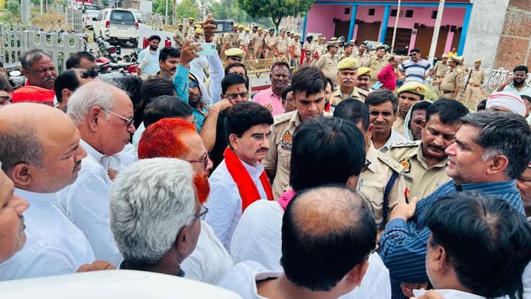 Samajwadi party MP Rambhual Nishad arrested in Deoria after Deepu Nishad murder ann |