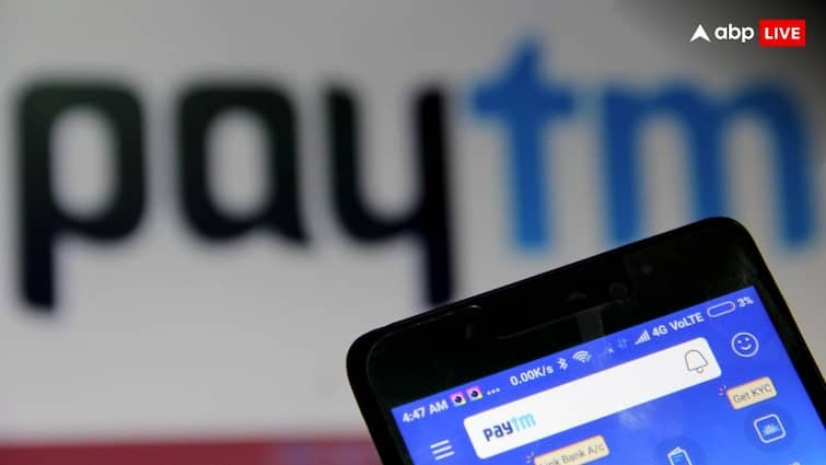 Softbank sold its stake in Paytm at loss of around 15 crore dollars says a Report