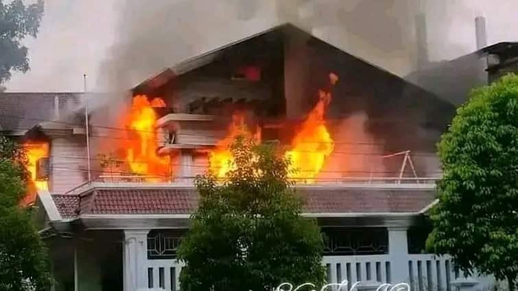 former bangladesh cricketer mashrafe mortaza house set on fire bangladesh protests