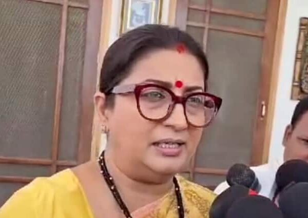 BJP leader Smriti Irani praises Waqf Amendment Bill 2024 Attacks…